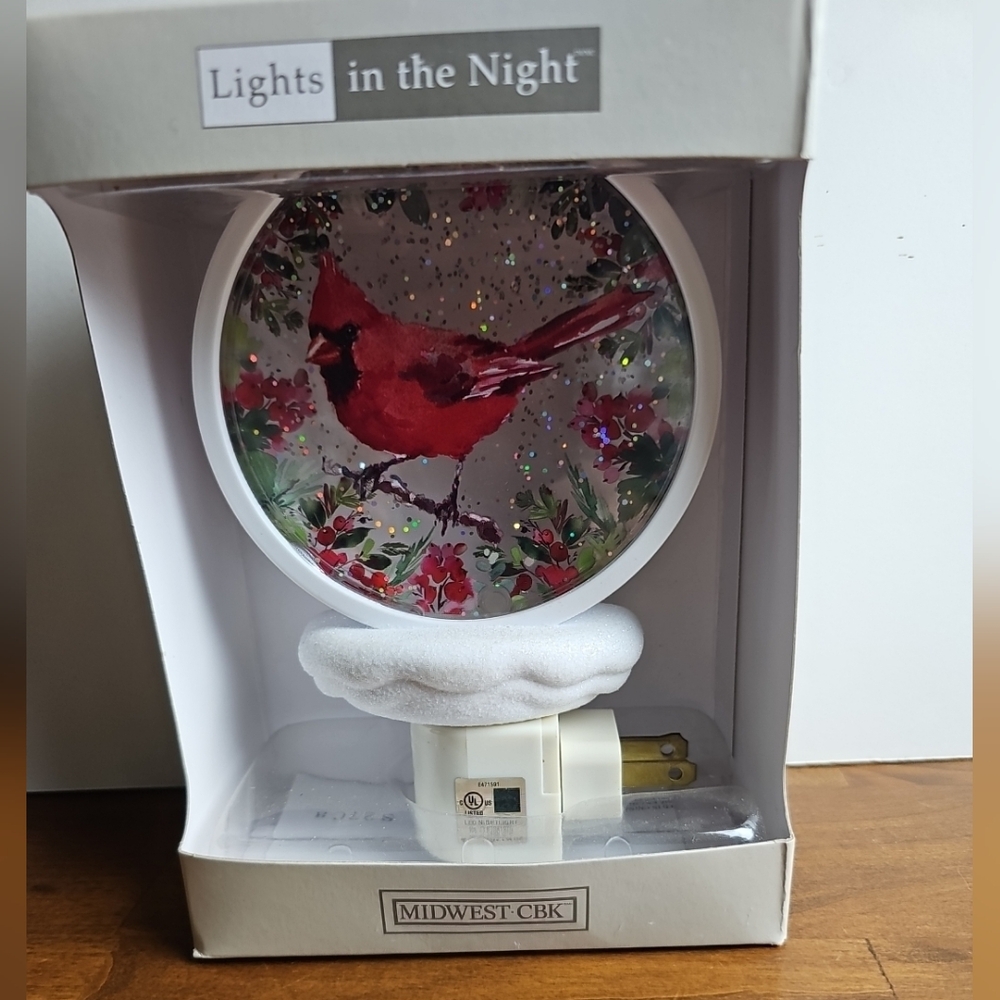 Ganz Lights In The Night Winter Scene Cardinal Night Light With Plug-In Base NIB